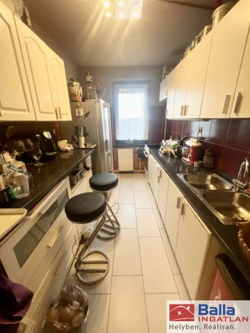 IV. Kerület (Káposztásmegyer I.) - Farkaserdő utca:  65 m²-es társasházi lakás