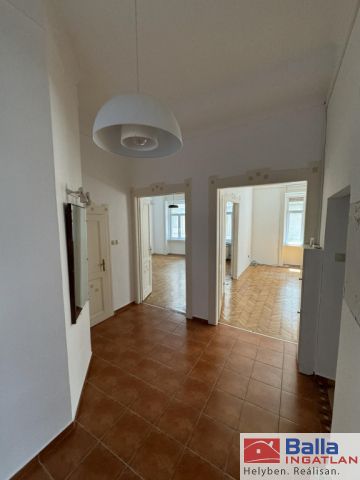 XII. Kerület (Krisztinaváros) - Alkotás utca:  114 m²-es társasházi lakás